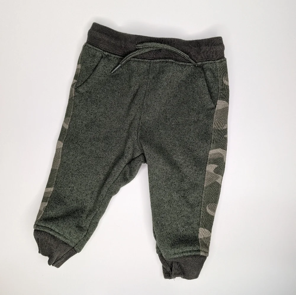 OshKosh‎ B’gosh Dinosaur Camo Hoodie & Joggers Set 6–9M